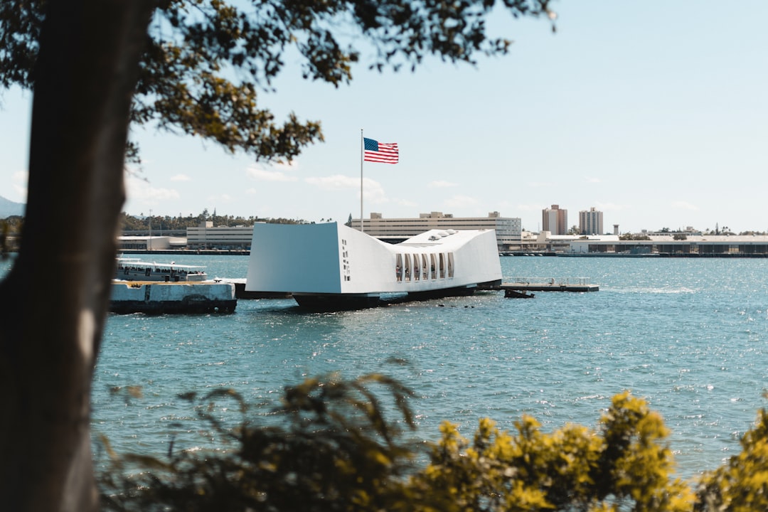 How to get to Pearl Harbor from Waikiki?