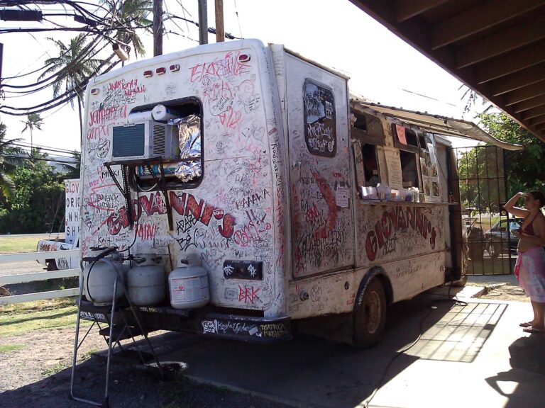 Giovanni’s Shrimp Truck Review: What to Order in Kahuku