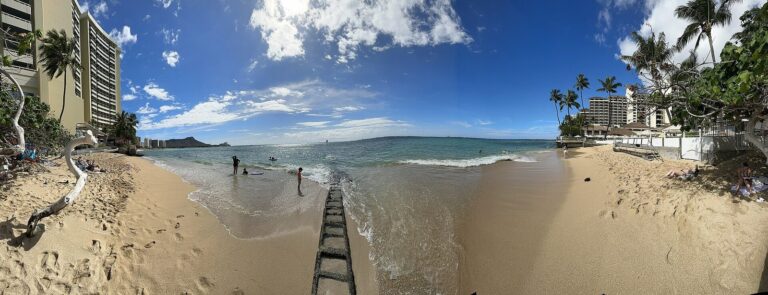 Grey's Beach, the narrow stretch of sand in front of the Halekulani