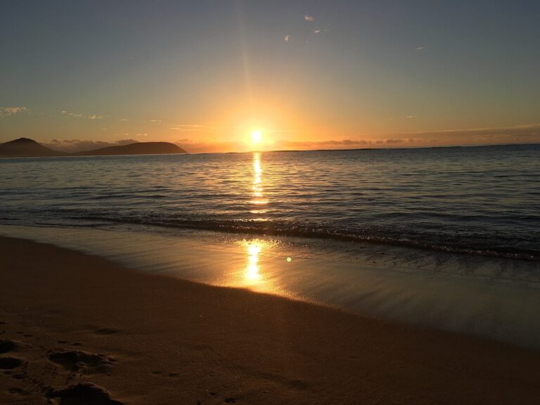 Sunrise over the water at Kahala