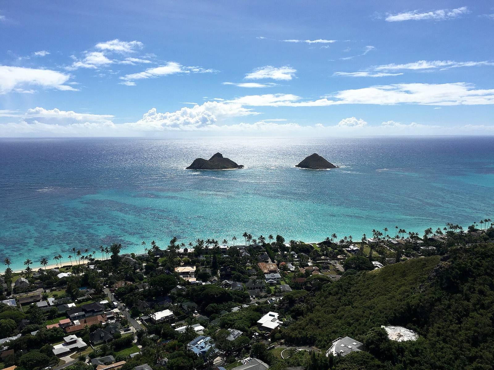 The Mokulua islands and Lanikai from the Pillbox trail