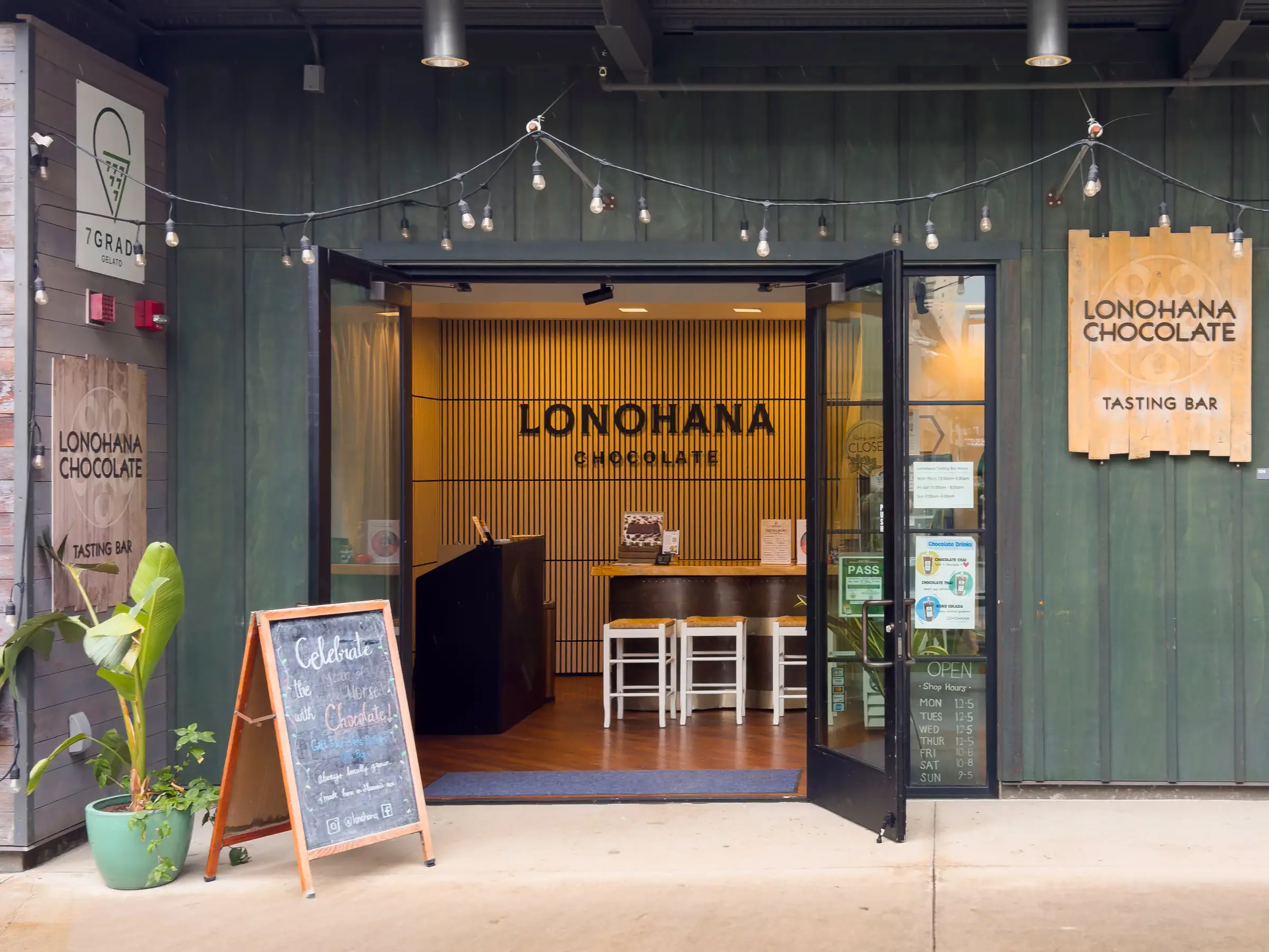 Lonohana Chocolate Tasting Bar at SALT at Our Kakaʻako in Honolulu, doors open to the tasting counter