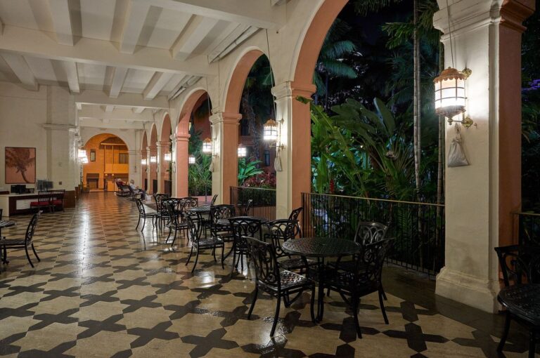 The Royal Hawaiian courtyard patio at night