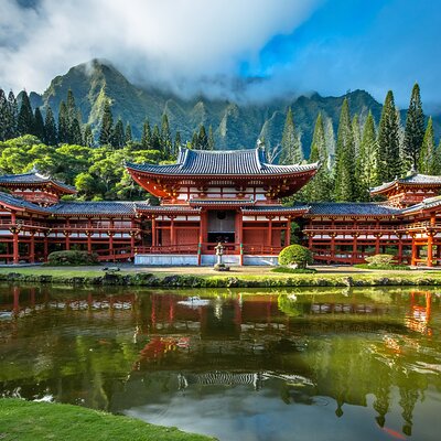 Hidden Gems of Oahu Circle Island Tour with Byodo In Temple