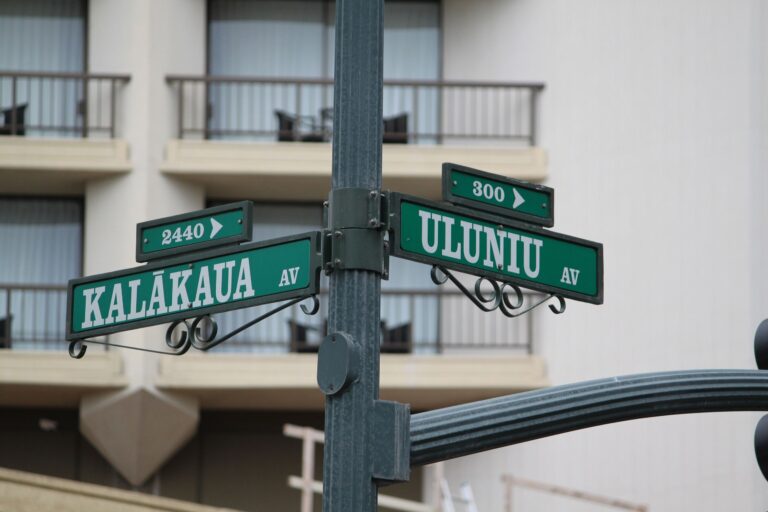 Mahalo Meaning: Hawaiian Words for Your Oahu Trip