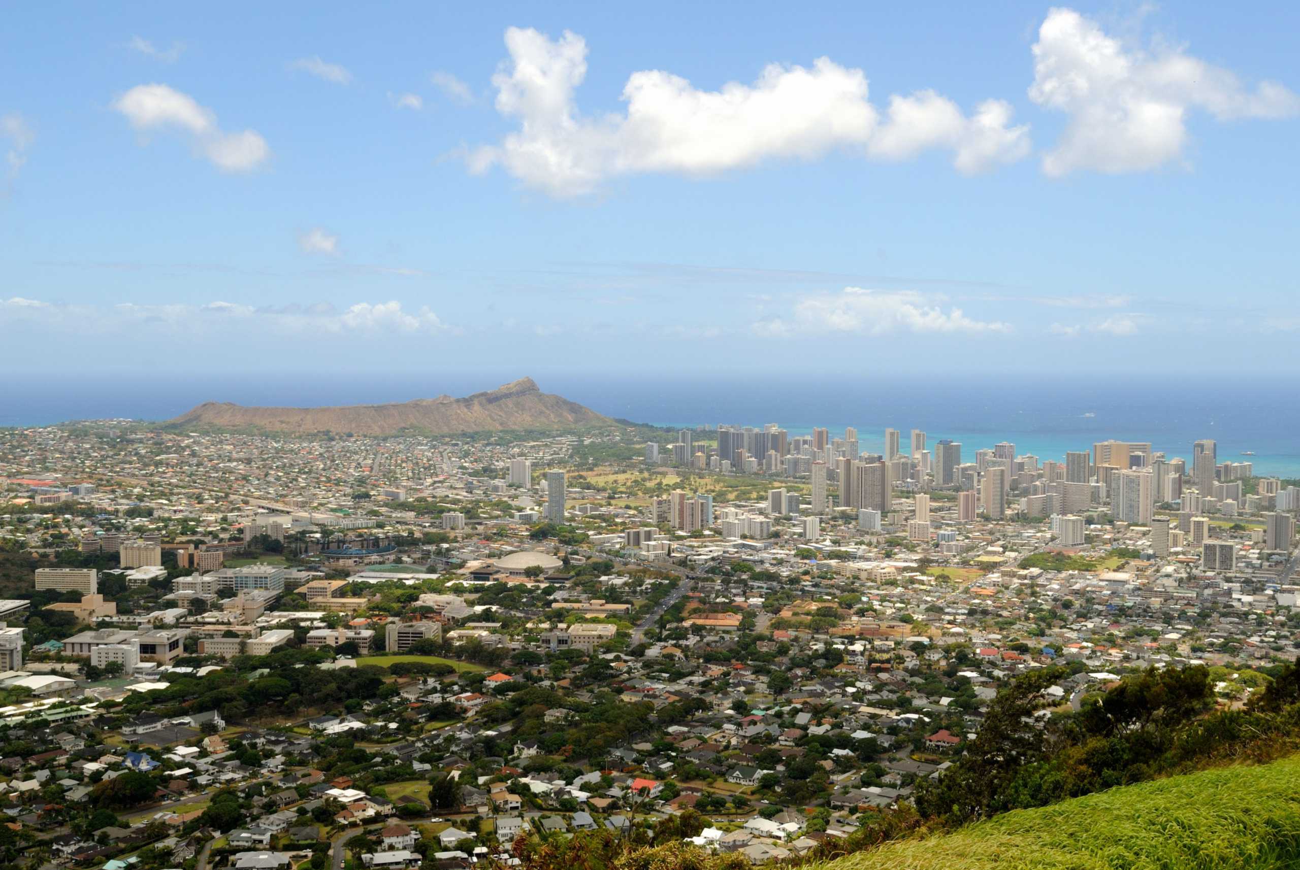 The view from Round Top Lookout over Honolulu, with Diamond Head and the Waikīkī towers beyond the city